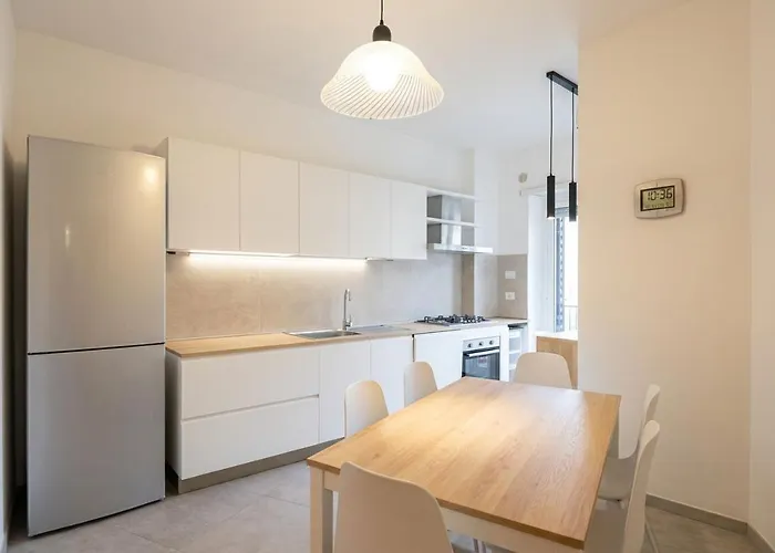 Apartment Spacious 2 - Ac Wifi & Metro 9 Min